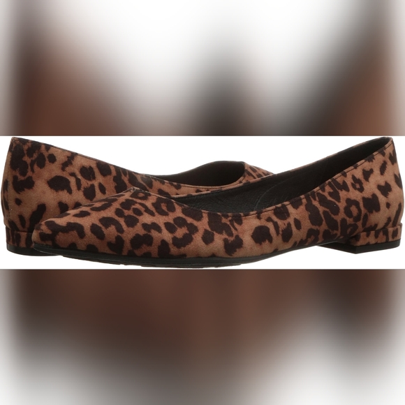 Chinese Laundry Gavin Micro Suede Black Flats - Picture 12 of 15